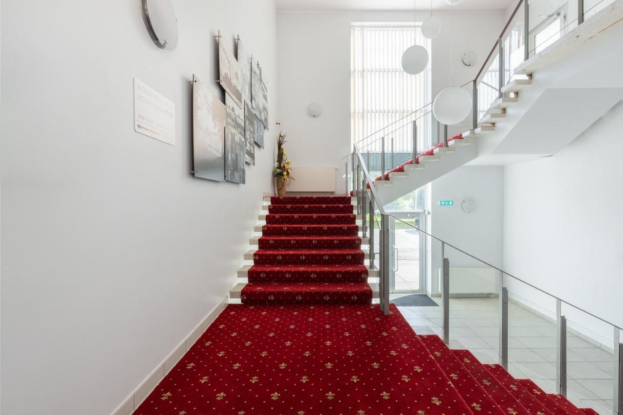 Raadimoisa Hotell Tartu Buitenkant foto