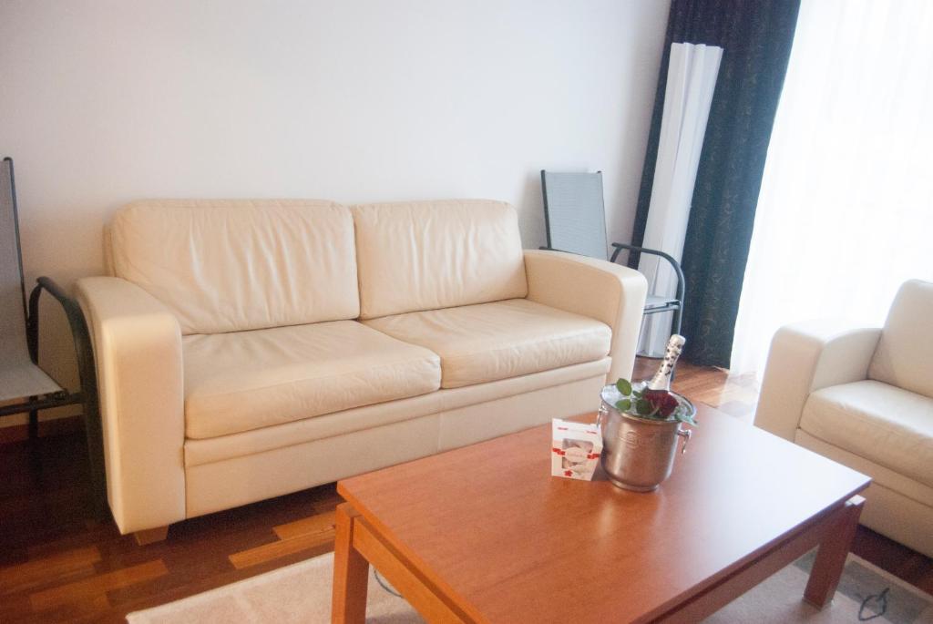 Raadimoisa Hotell Tartu Buitenkant foto