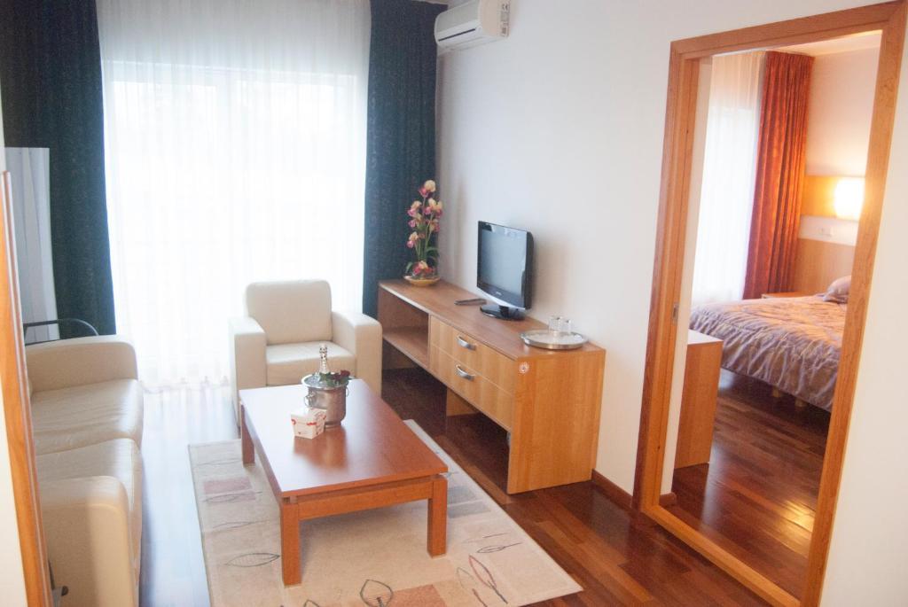 Raadimoisa Hotell Tartu Buitenkant foto