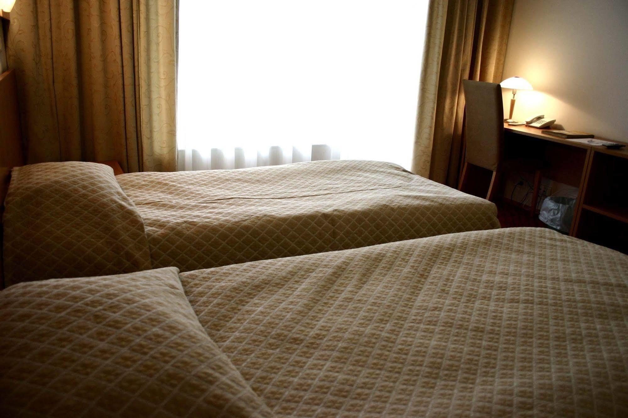 Raadimoisa Hotell Tartu Buitenkant foto